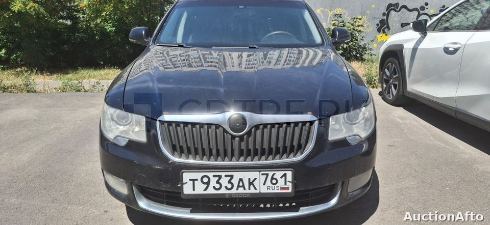 Skoda Superb 2011 год