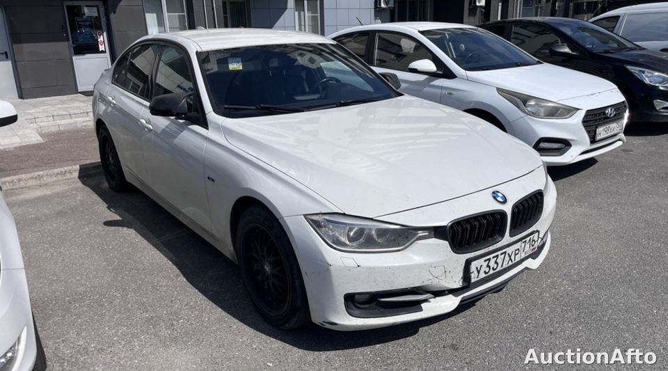 BMW 320 I 2013 год