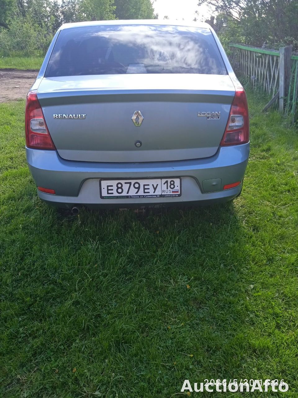 Renault Logan 2011 год