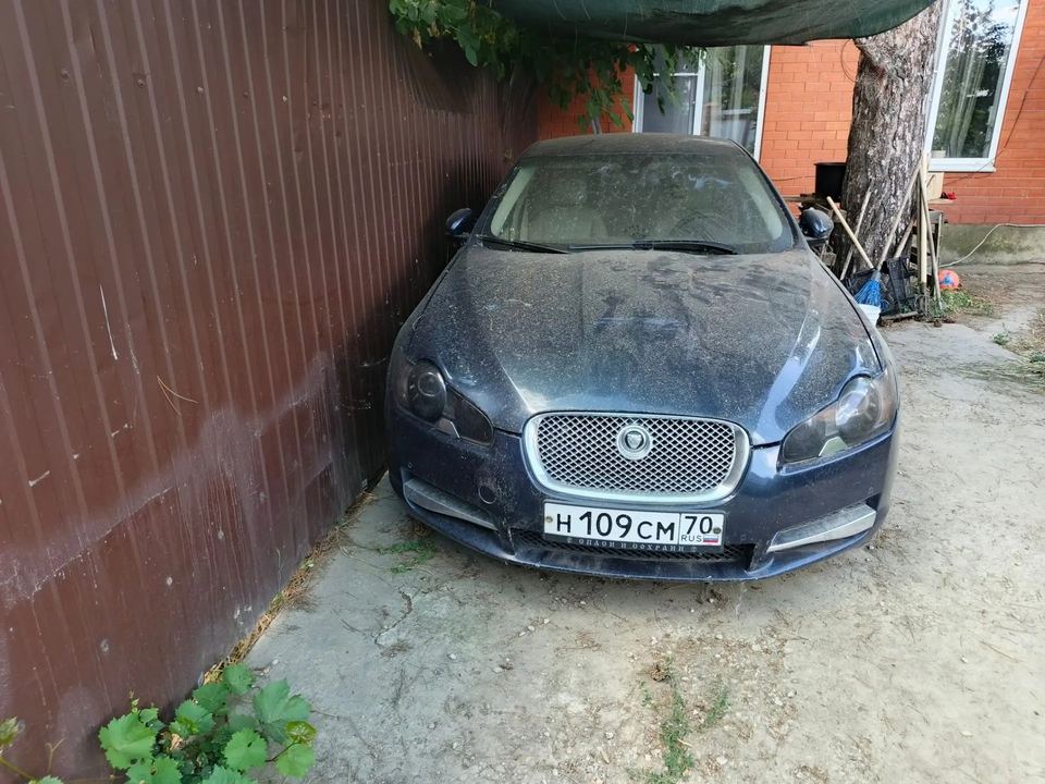 Jaguar XF 2010 год