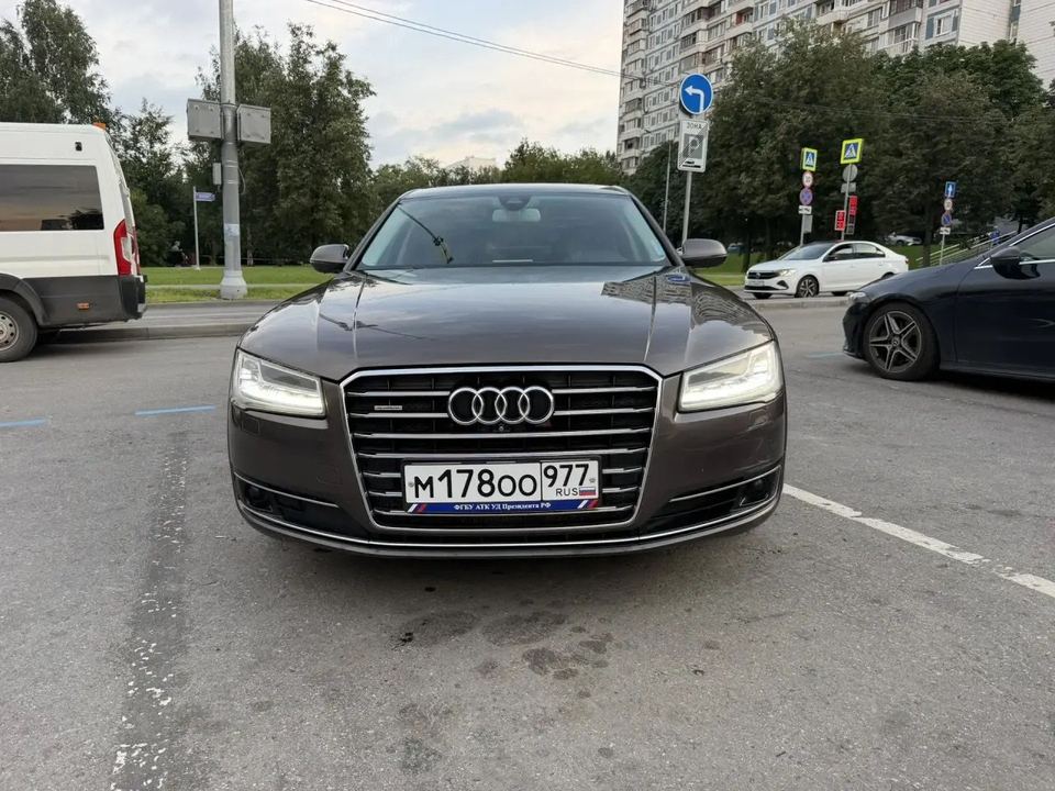 Audi A8 2014 год