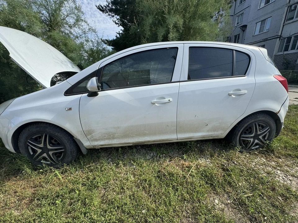 Opel Corsa 2010 год
