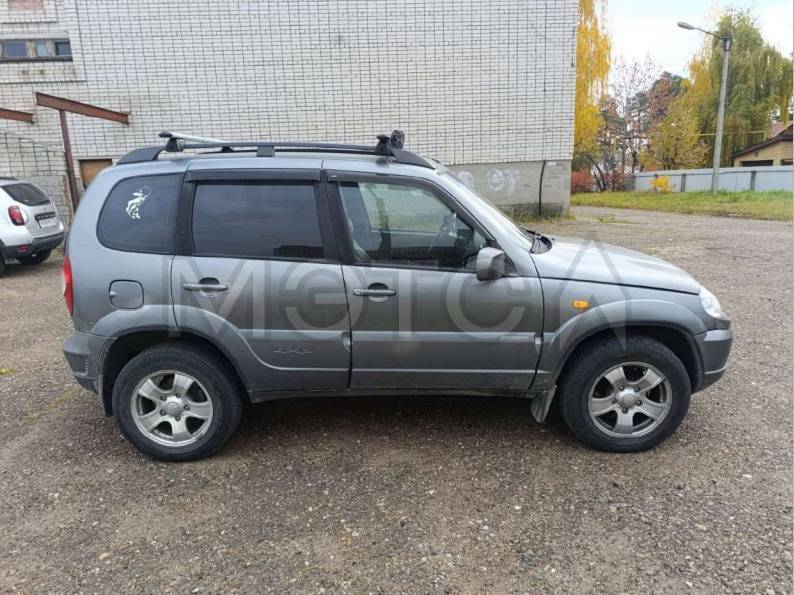 Chevrolet Niva 2010 год
