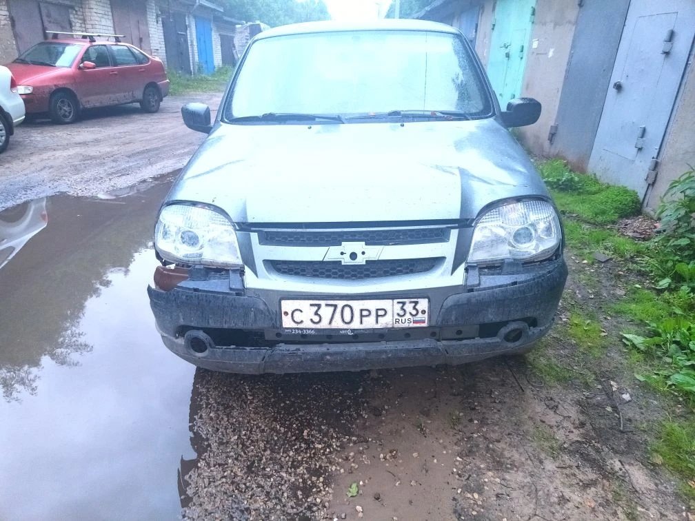 Chevrolet Niva 2011 год