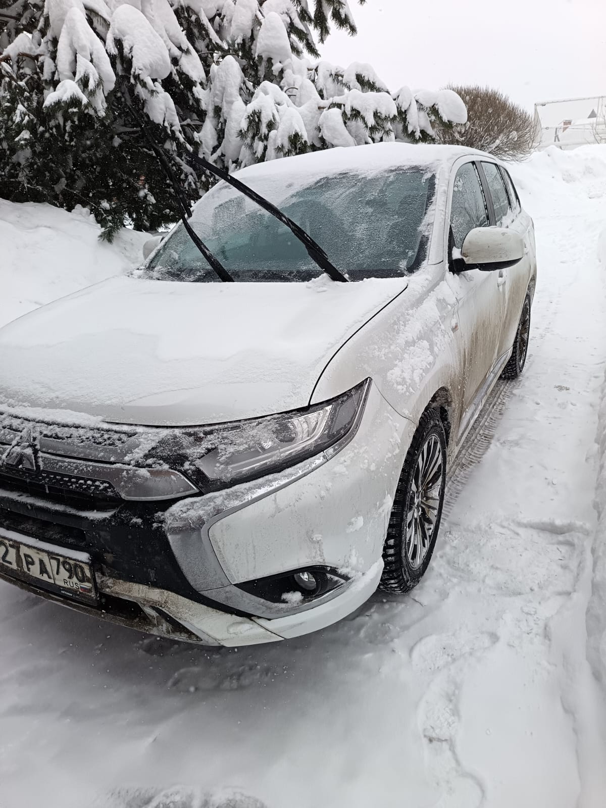 Mitsubishi Outlander 2022 год