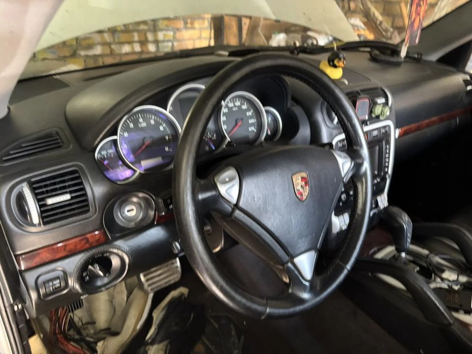 Porsche Cayenne 2005 год