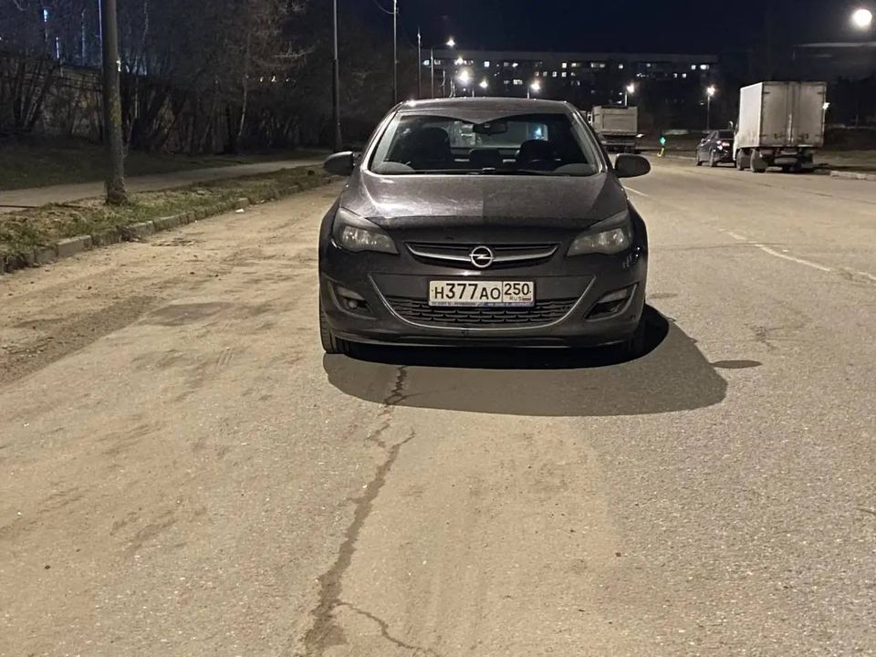 Opel Astra 2013 год