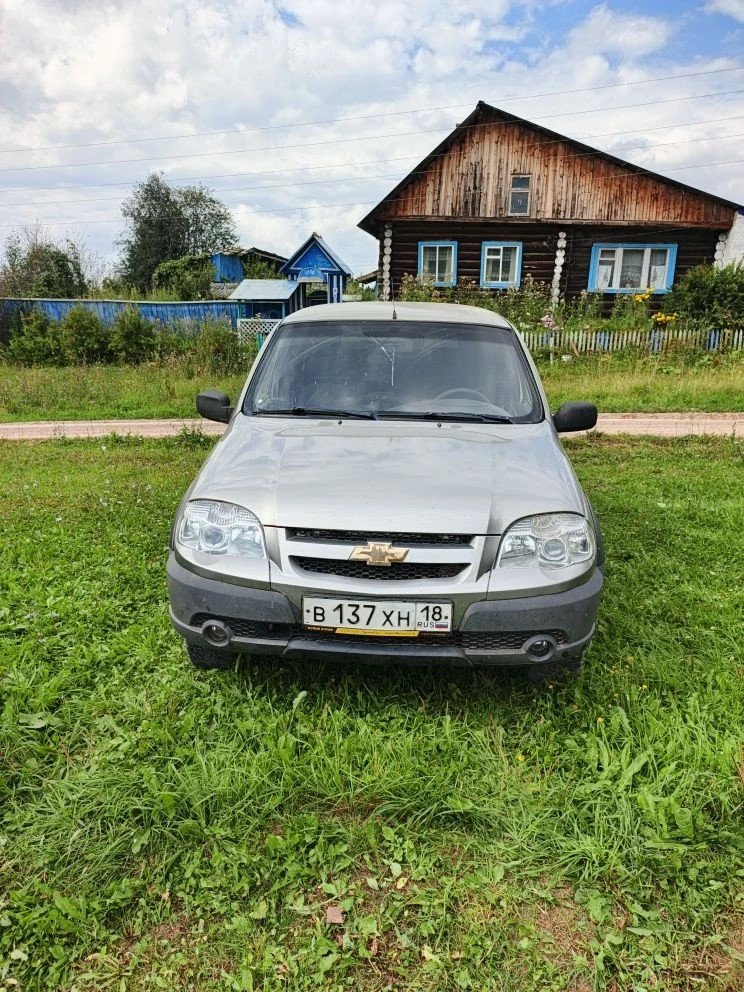 Chevrolet Niva 2010 год