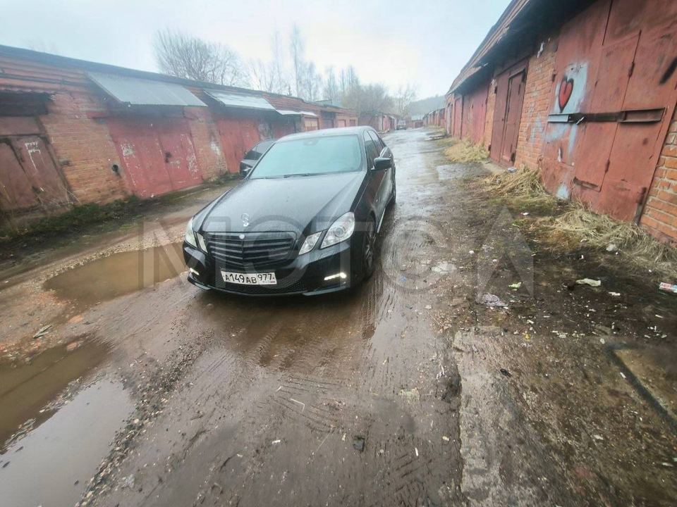 Mercedes-Benz E-Класс 2010 год