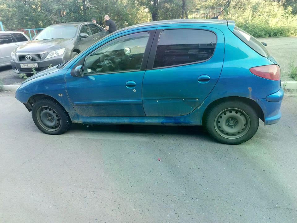Peugeot 206 2007 год
