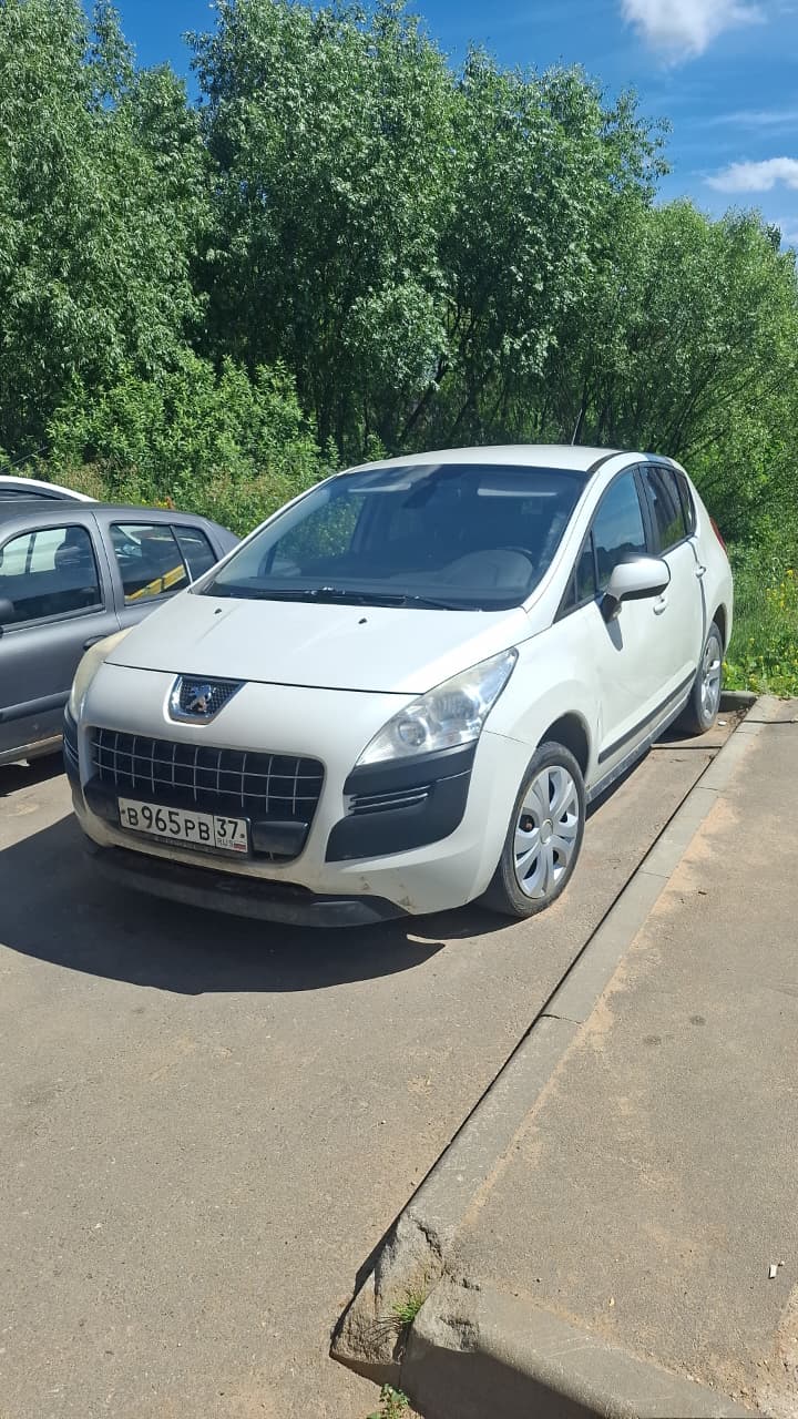 Peugeot 3008 2011 год