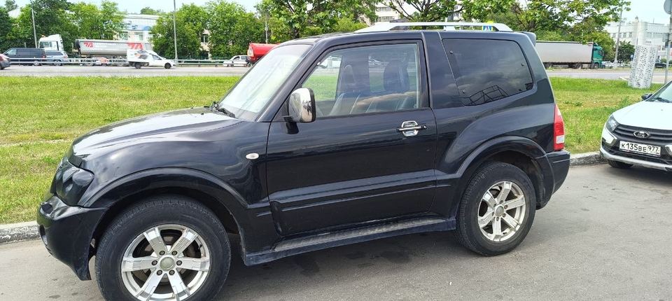 Mitsubishi Pajero 2005 год