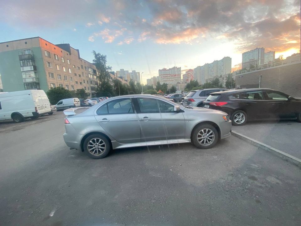 Mitsubishi Lancer 2012 год