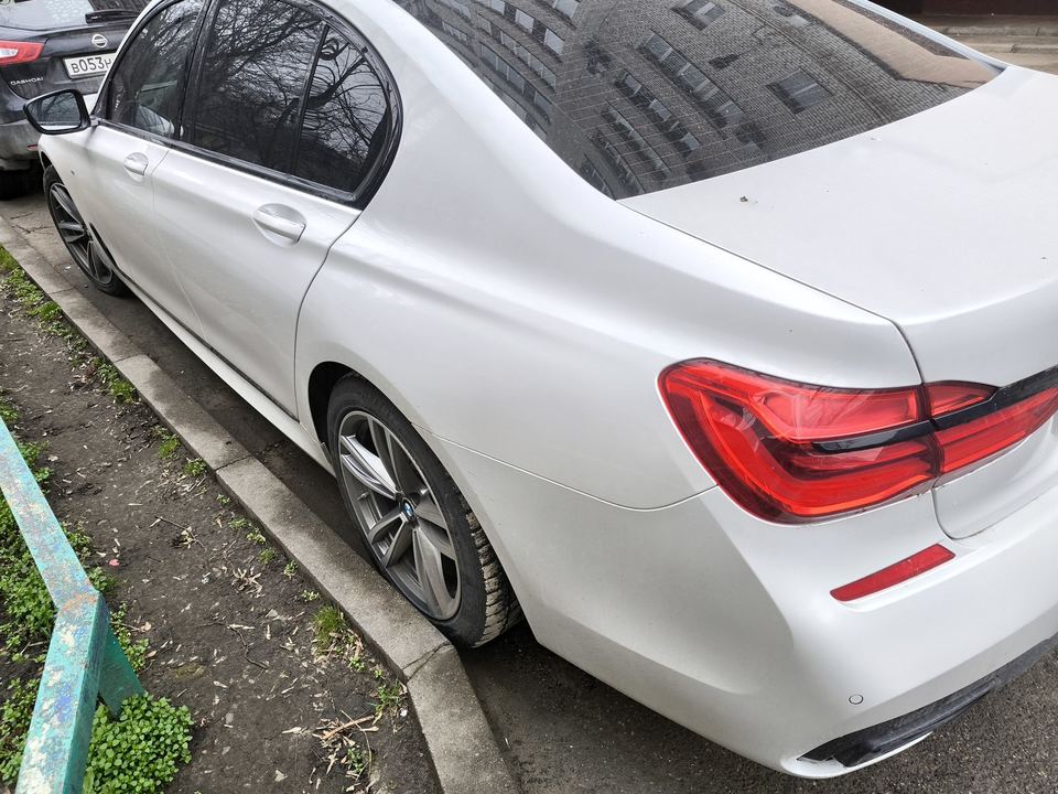 BMW 730 I 2018 год
