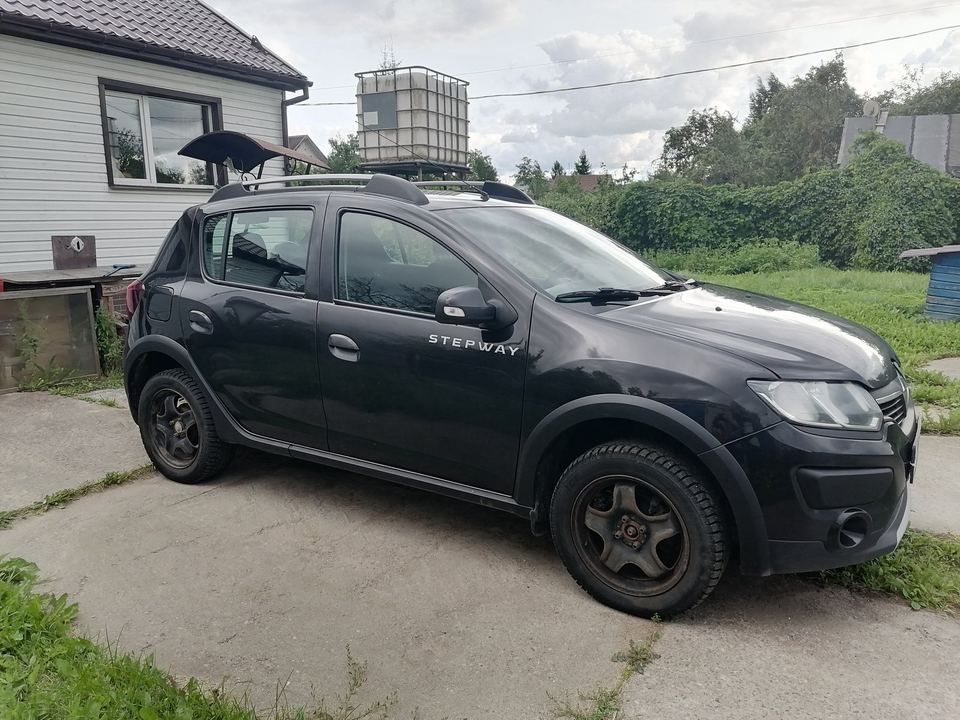 Renault Sandero 2017 год