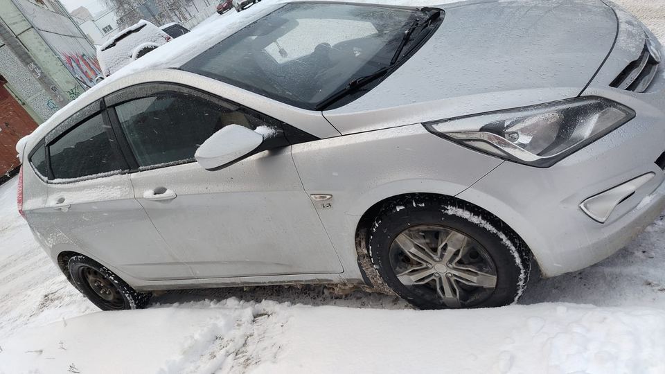 HYUNDAI Solaris 2015  год