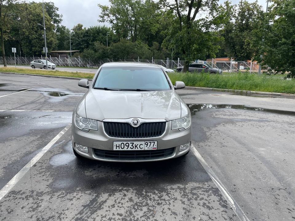 Skoda Superb 2012 год