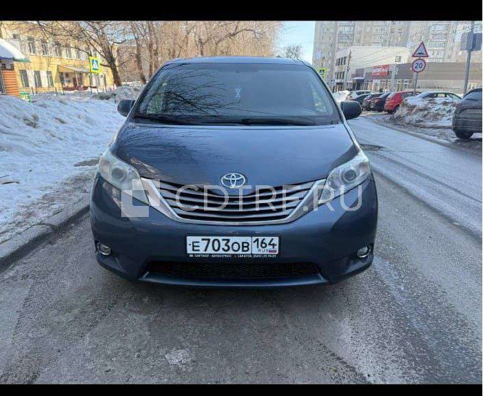 Toyota Sienna 2017 год