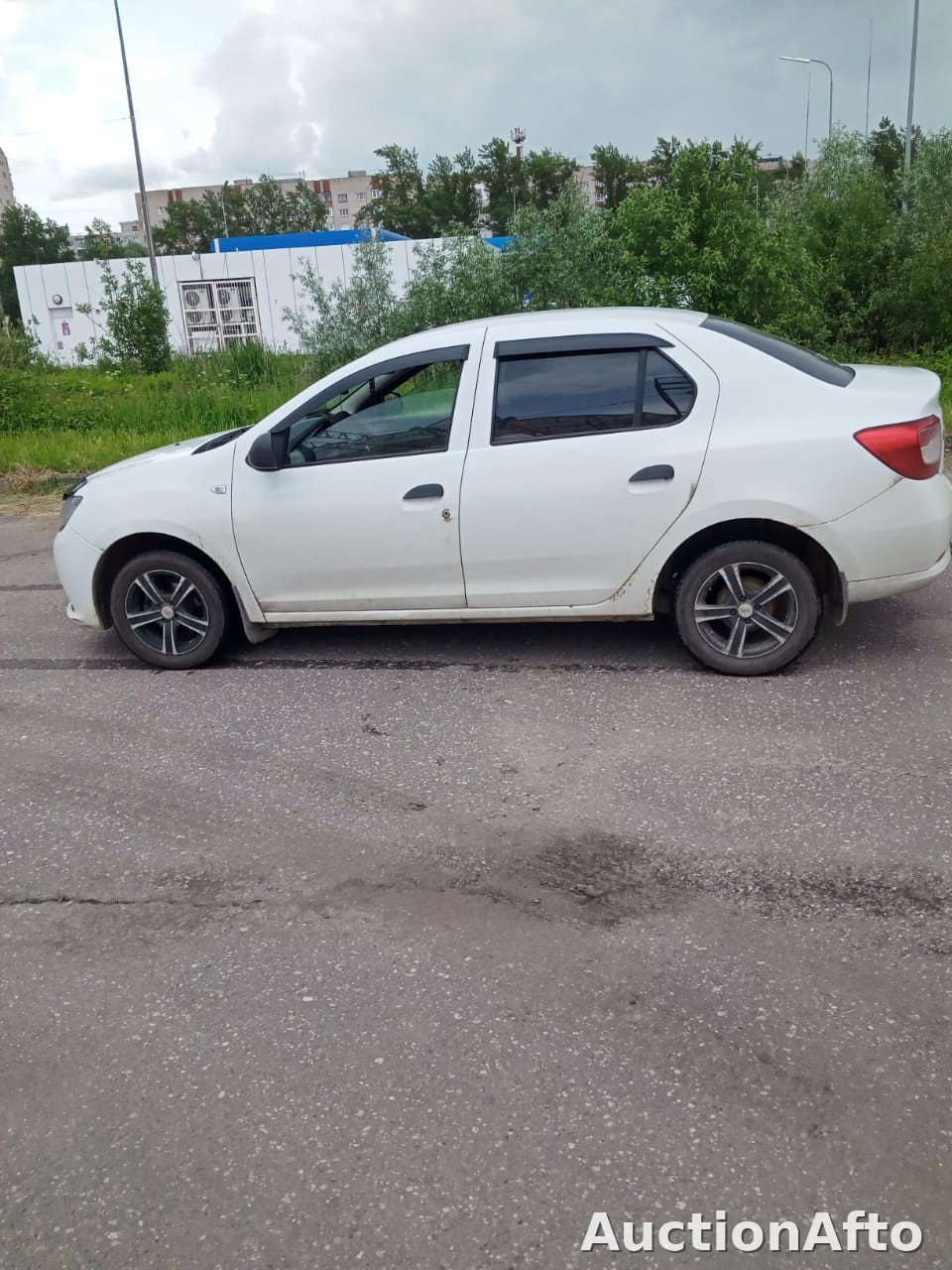 Renault Logan 2017 год