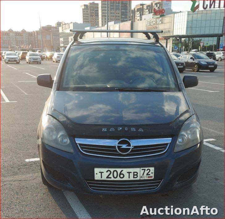 Opel Zafira 2011 год