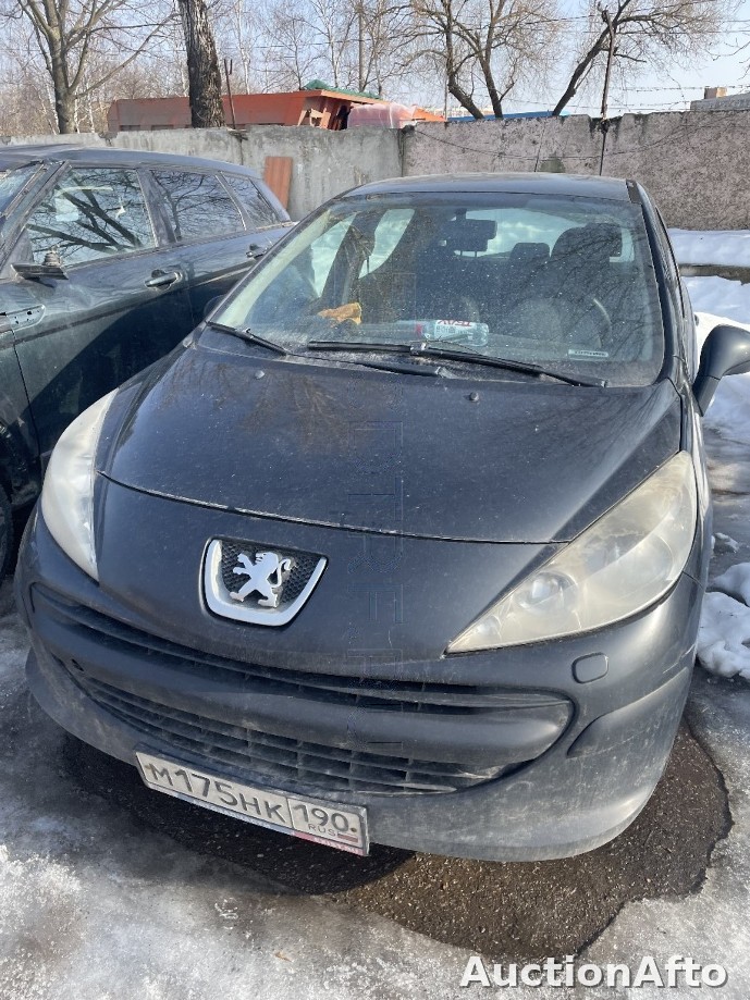 Peugeot 207 2008 год