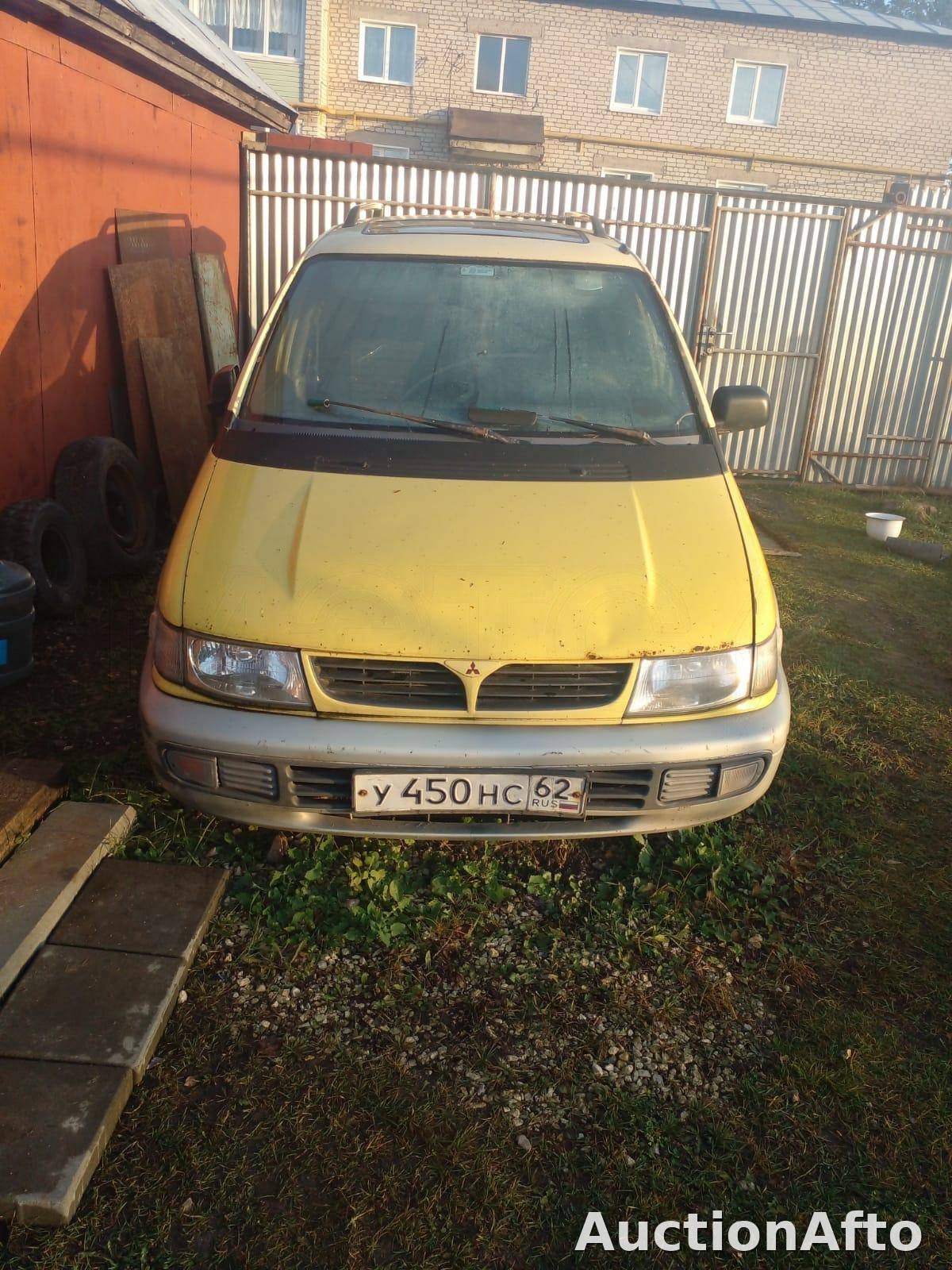 Mitsubishi Space Runner 1996 год
