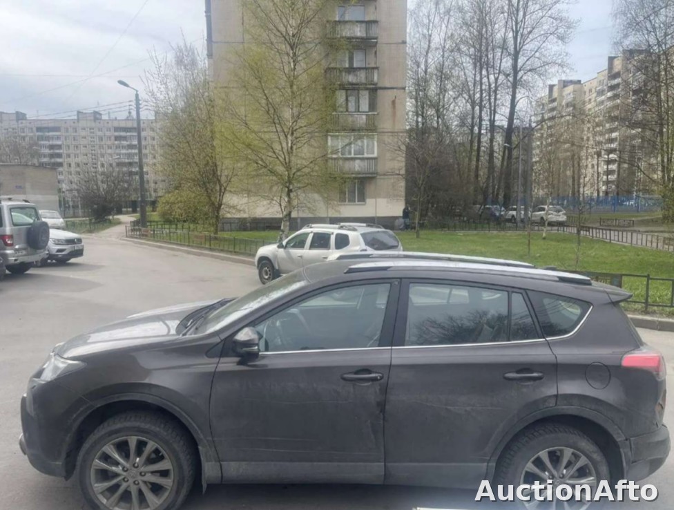 Toyota RAV 4 2019 год