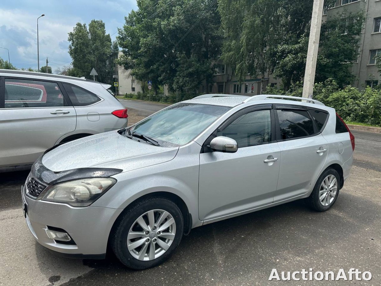 Kia Ceed 2011 год