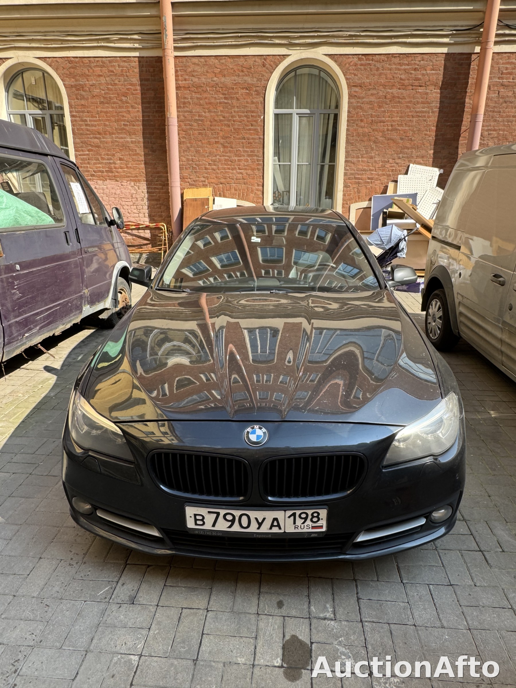 BMW 520i 2014 год