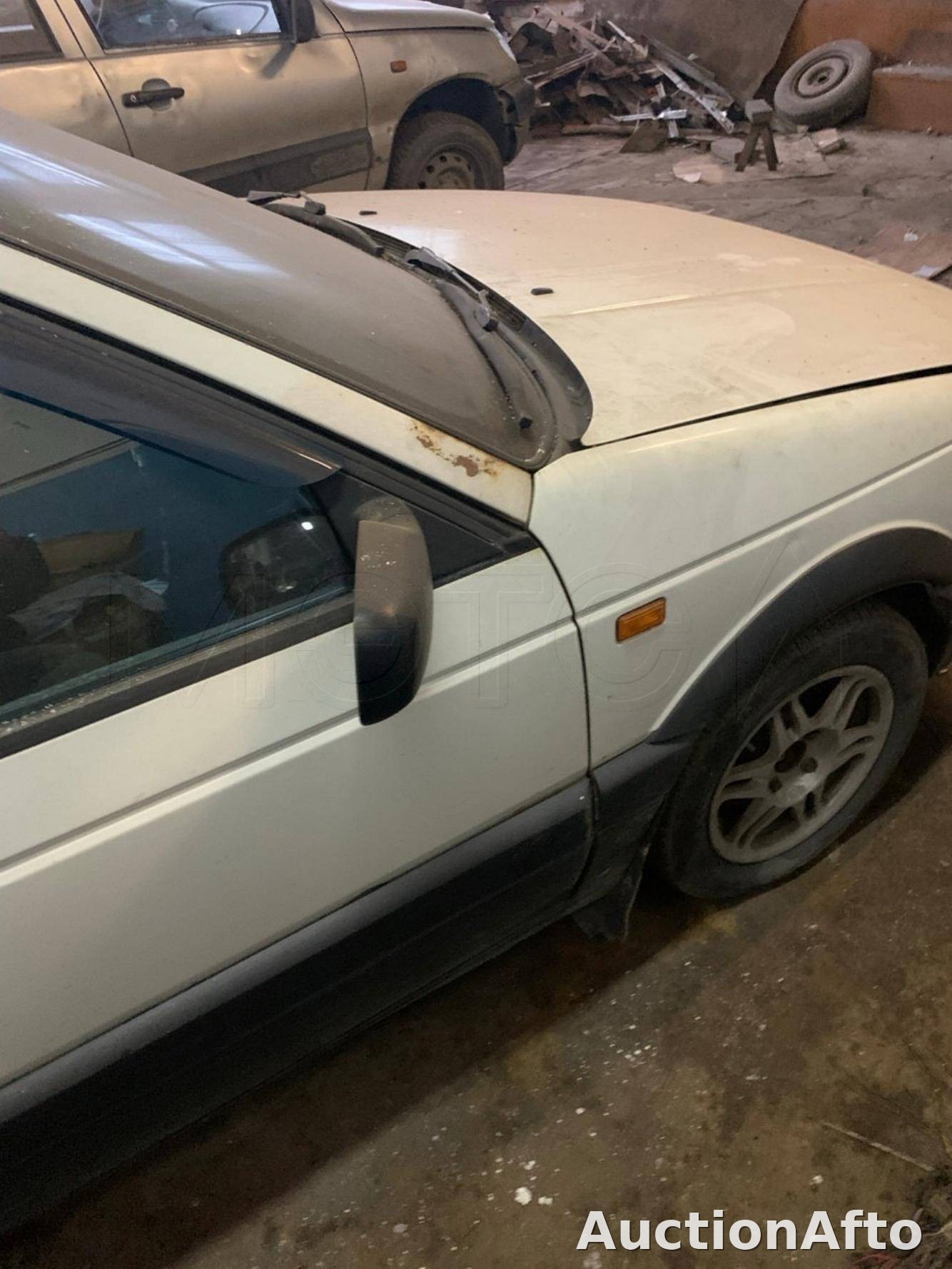 Volkswagen Passat 1992 год