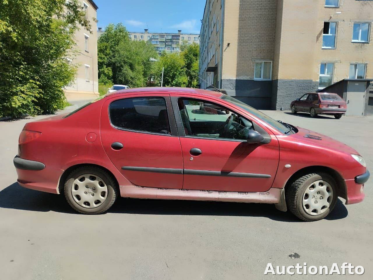 Peugeot 206 2008 год
