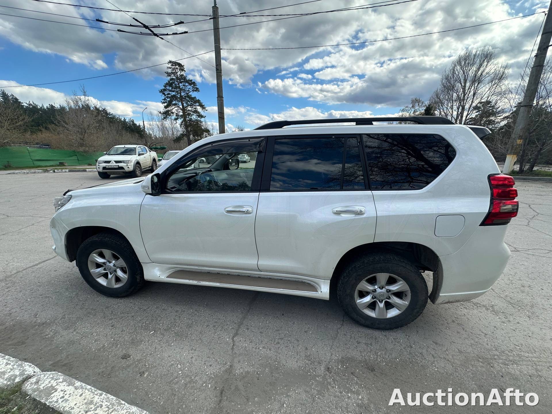 Toyota Land Cruiser Prado 2011 год