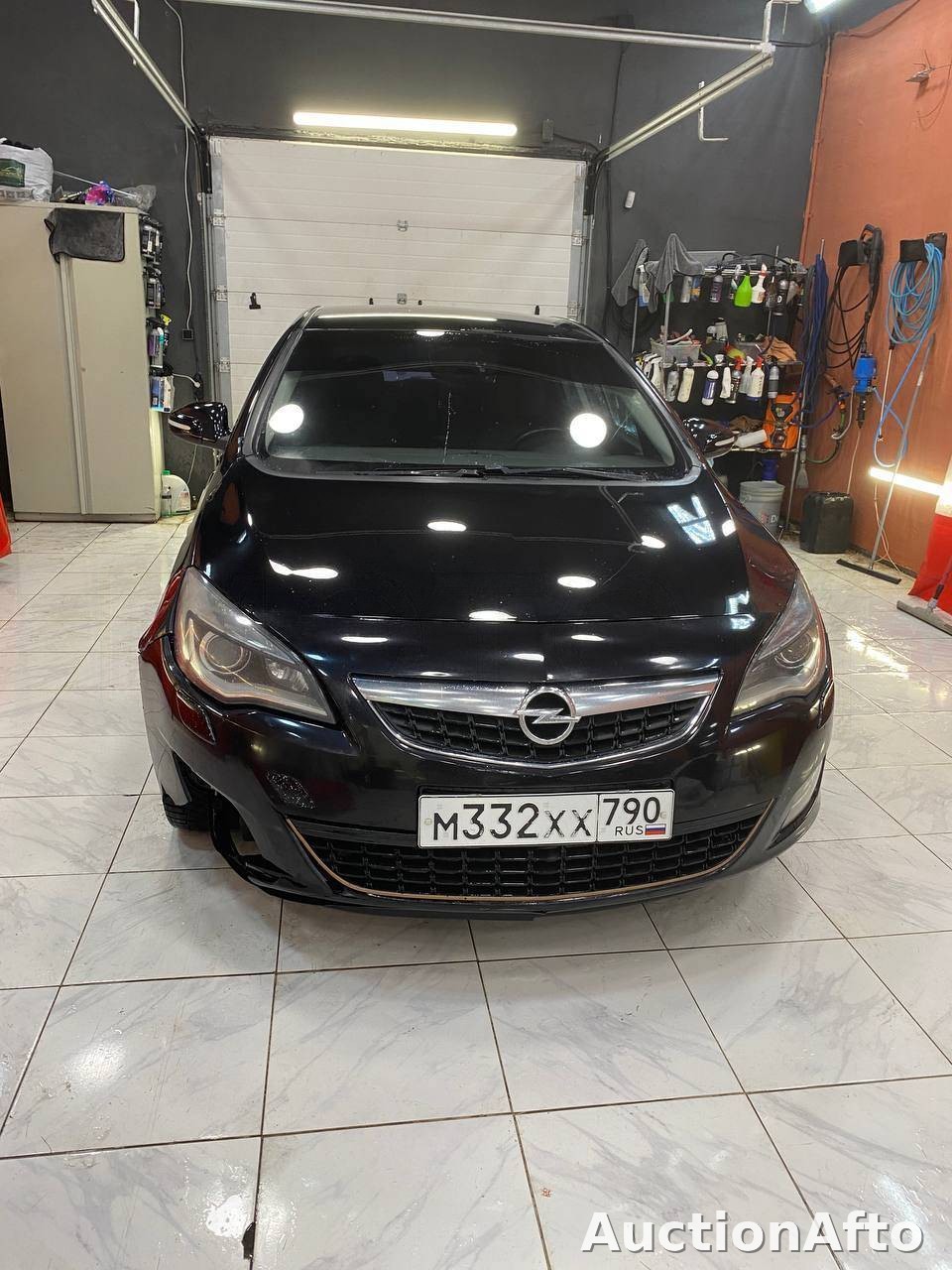 Opel Astra 2010 год