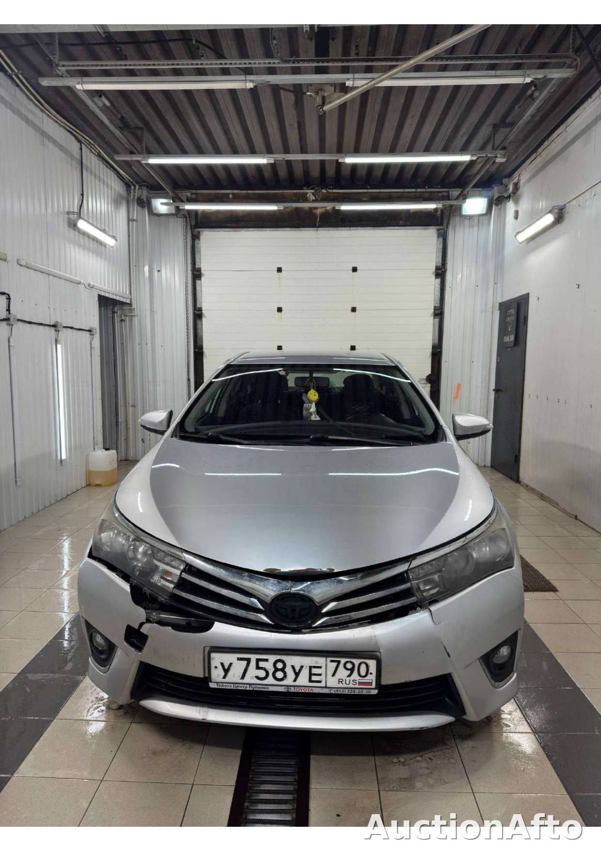 Toyota Corolla 2015 год