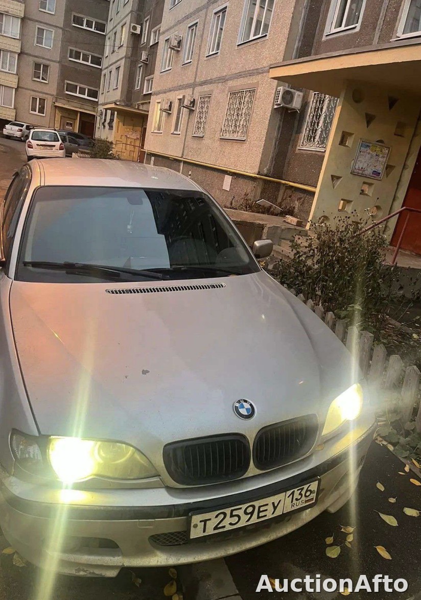 BMW 318 2002 год