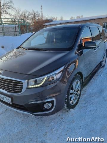 Kia Carnival 2017 год