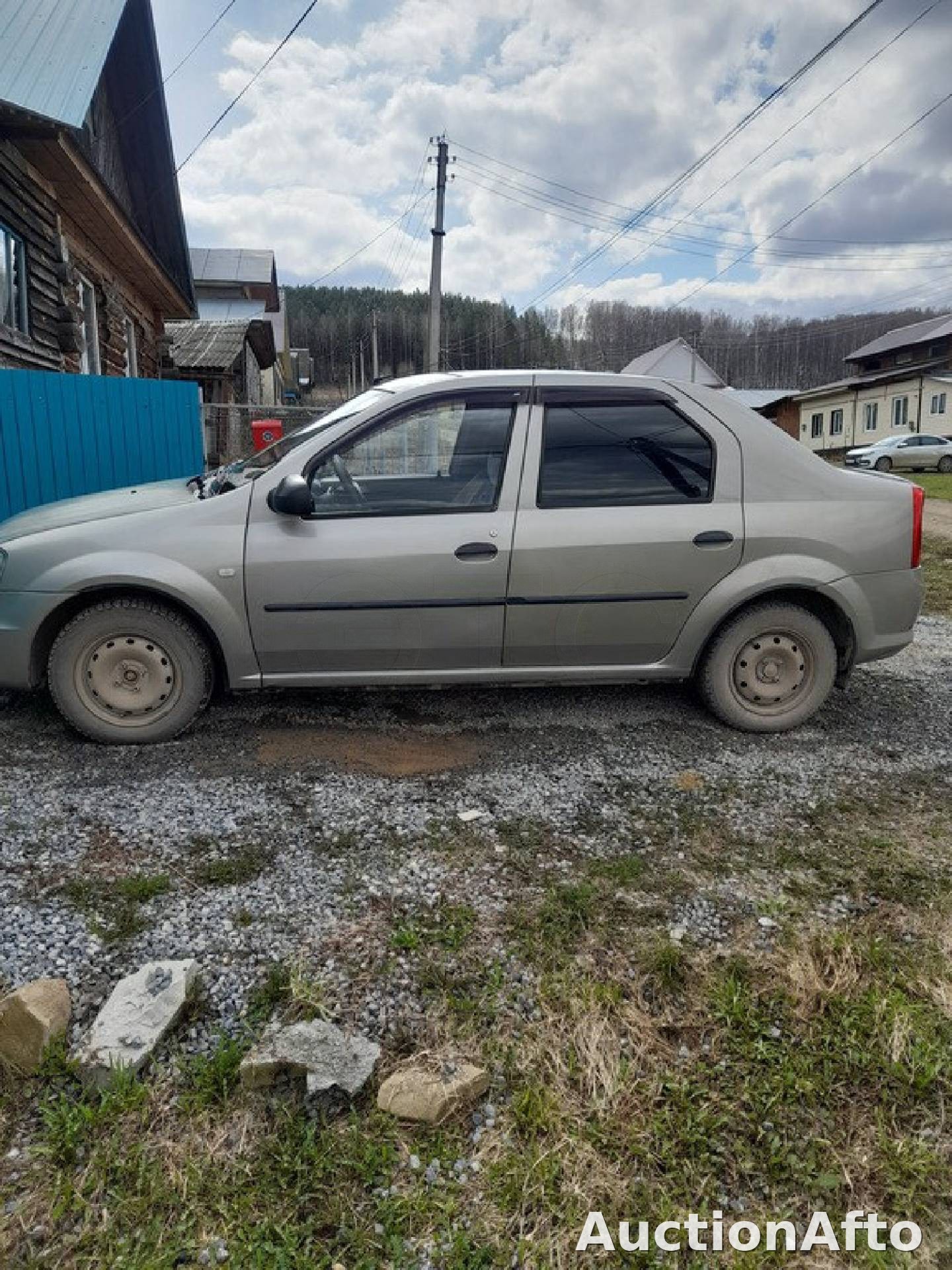 Renault Logan 2012 год