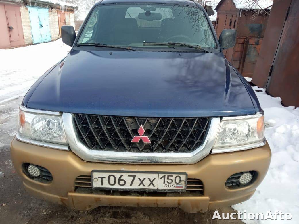 Mitsubishi Montero Sport 2000 год