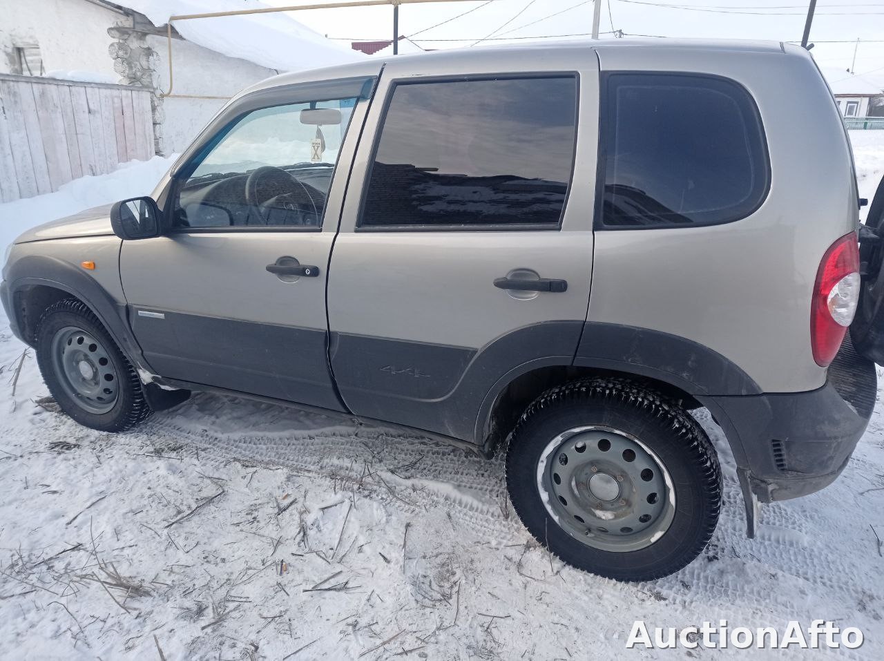 Chevrolet Niva 2009 год