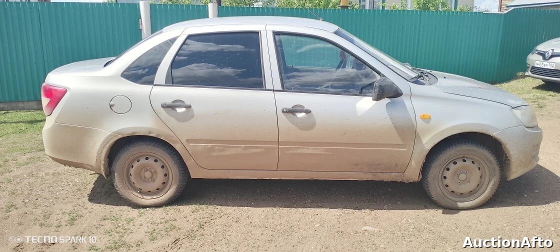 Lada Granta 2013 год