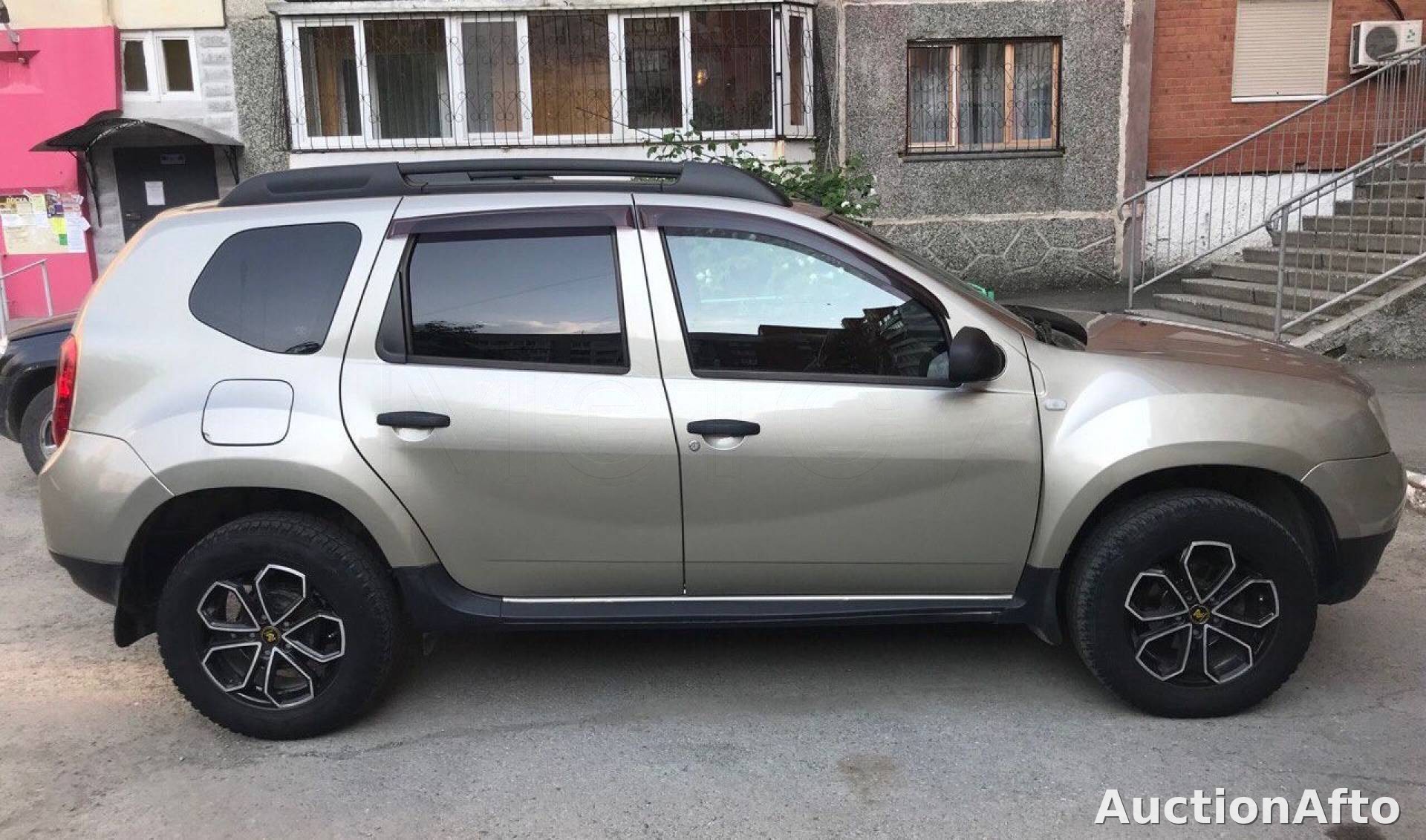 Renault Duster 2013 год