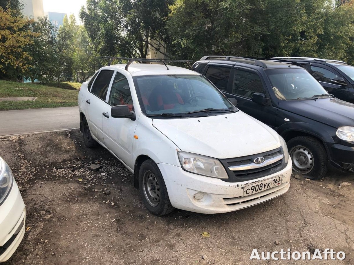 Lada Granta 2013 год