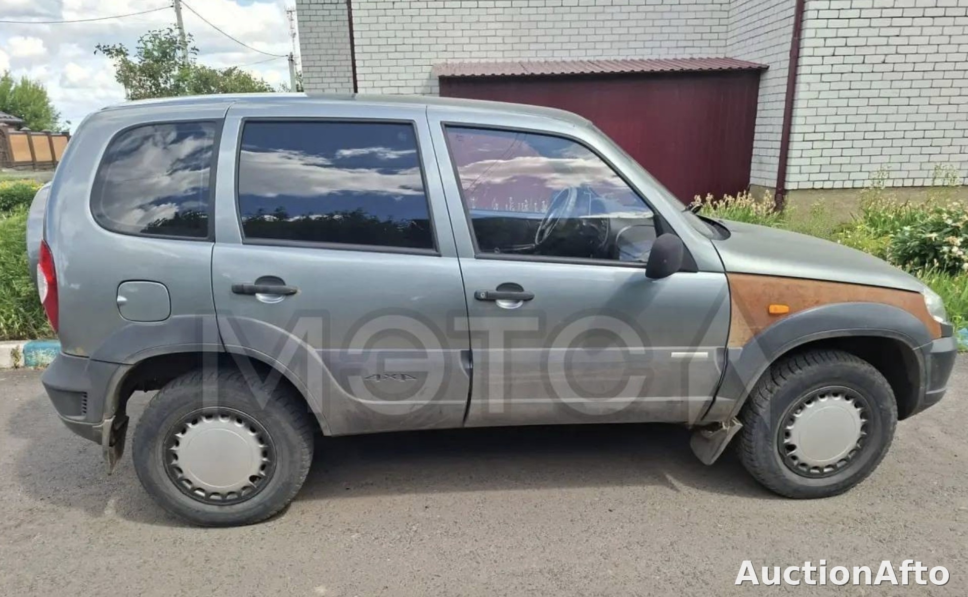 Chevrolet Niva 2010 год