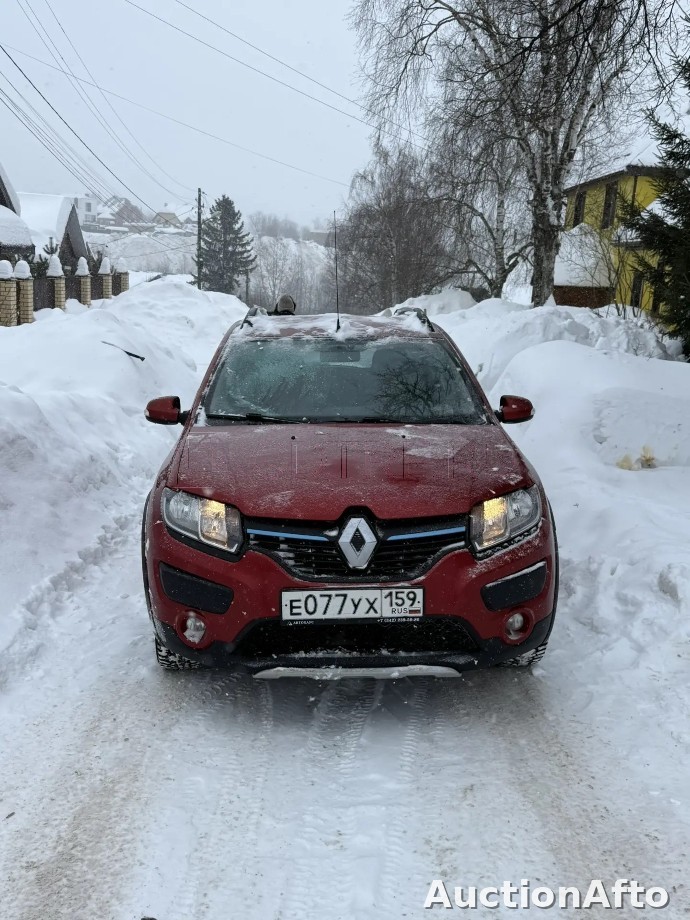 Renault Sandero 2015 год