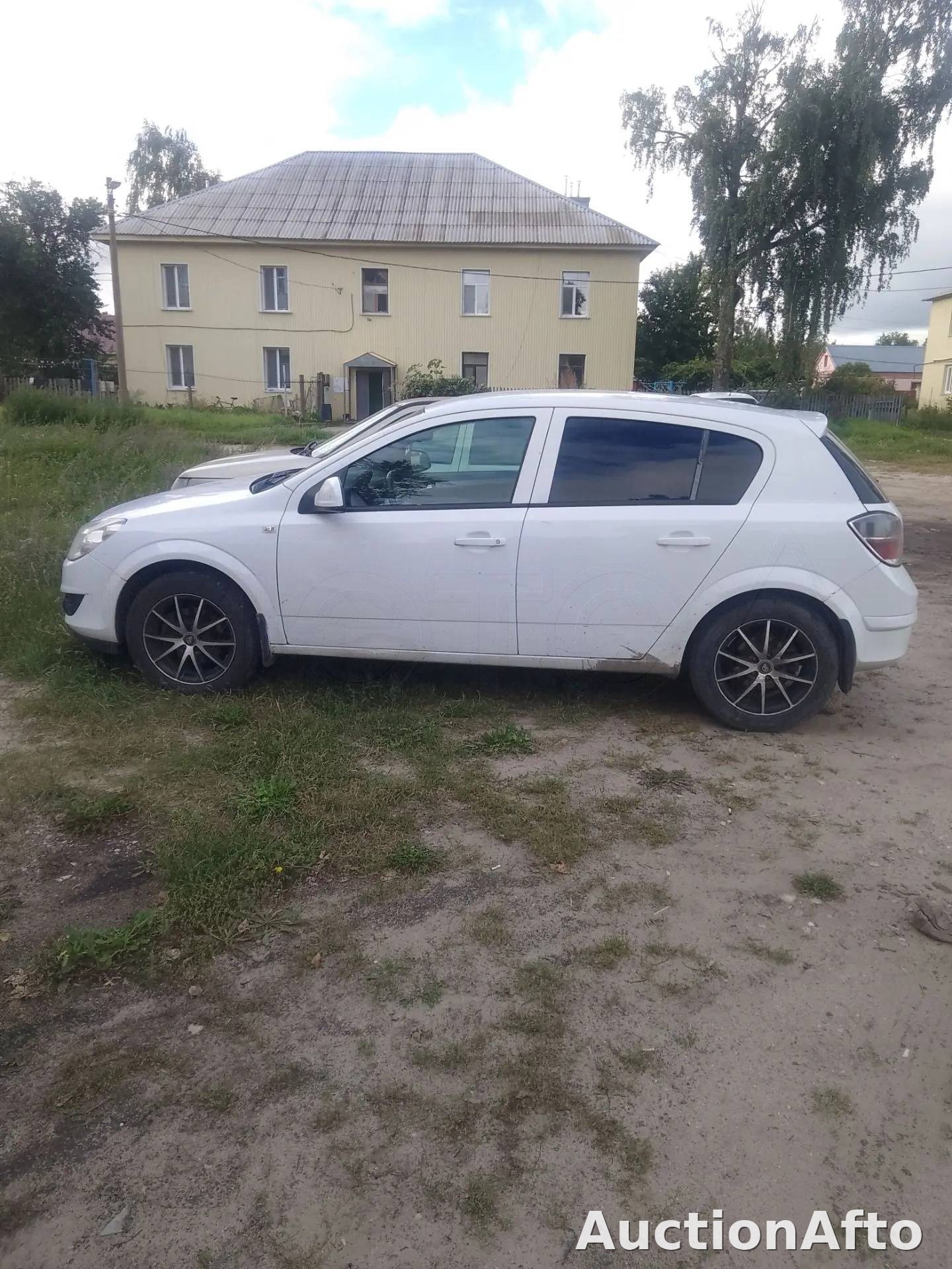 Opel Astra 2012 год