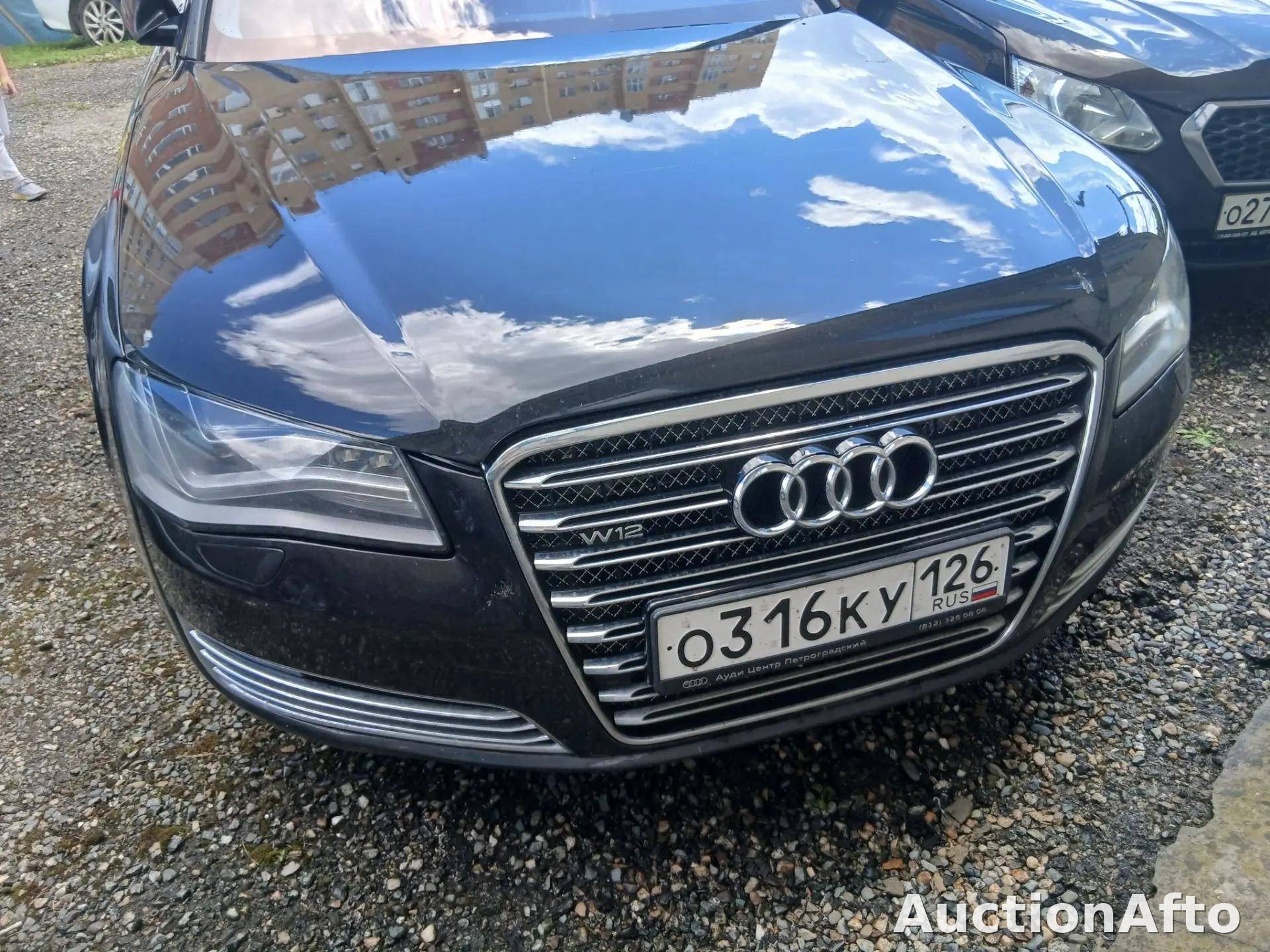 Audi A8 2011 год