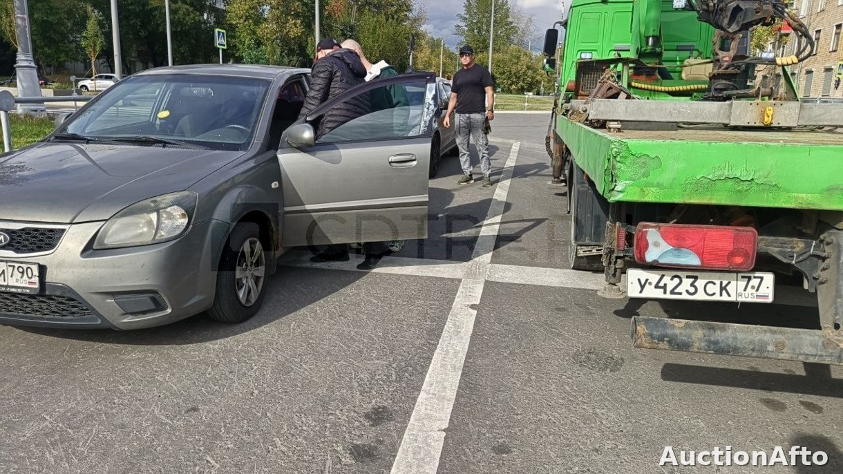 Kia Rio 2011 год