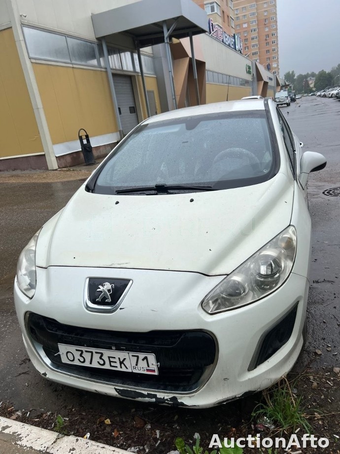 Peugeot 308 2011 год