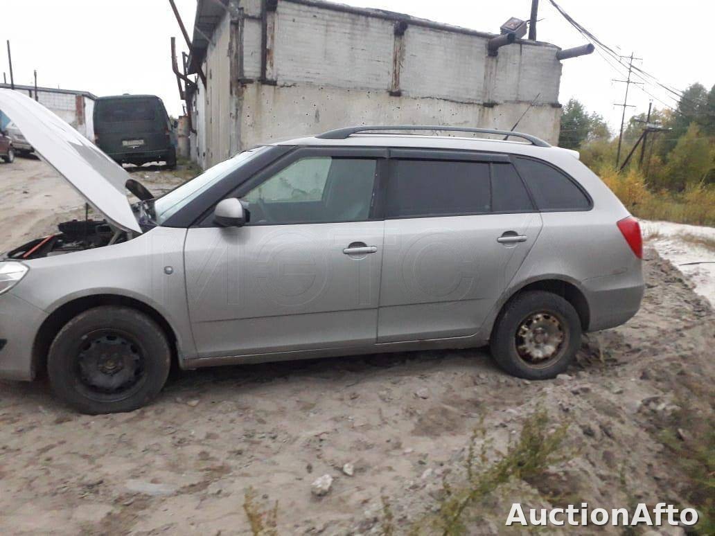 Skoda Fabia 2010 год