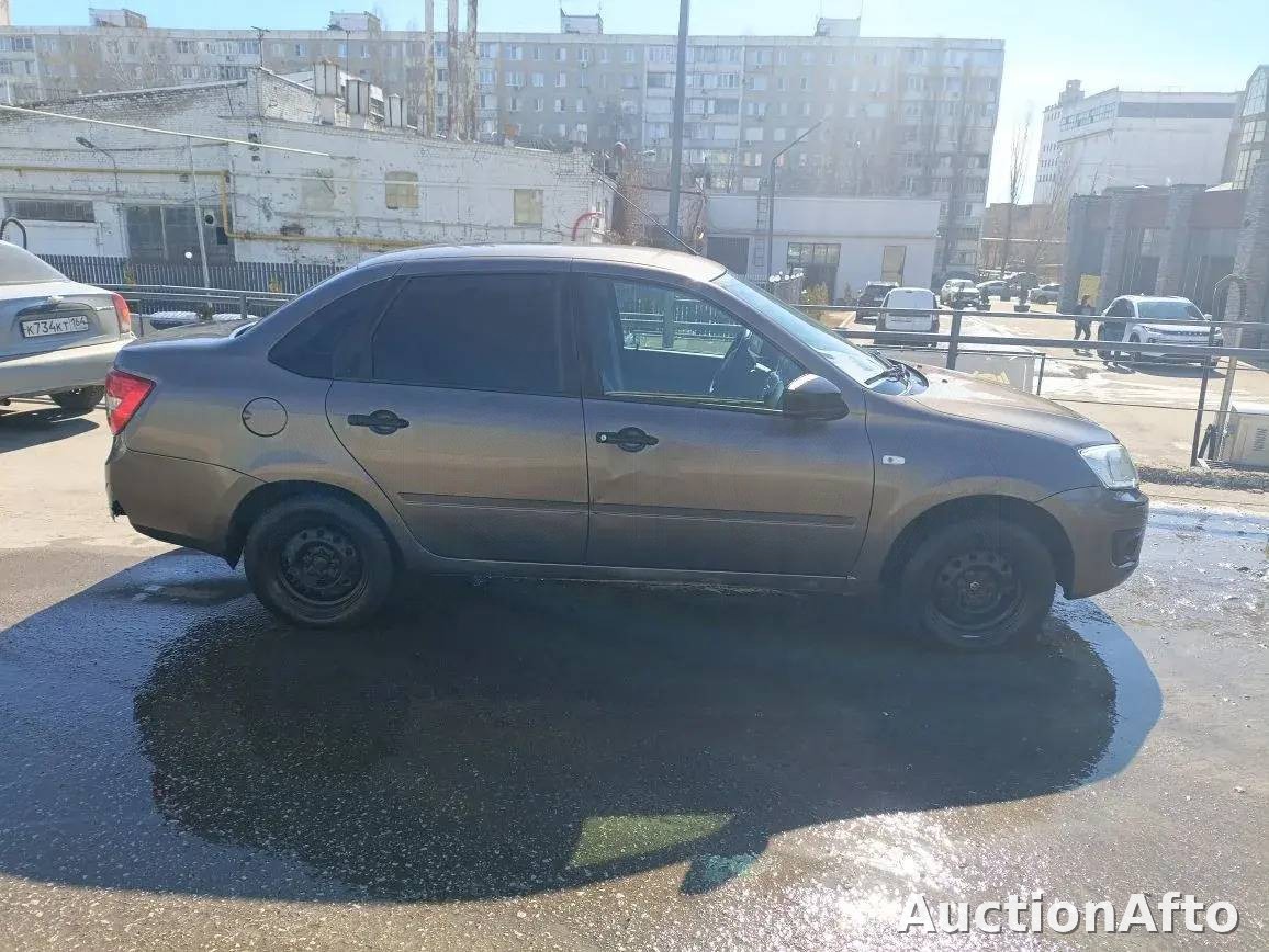 Lada Granta 2017 год